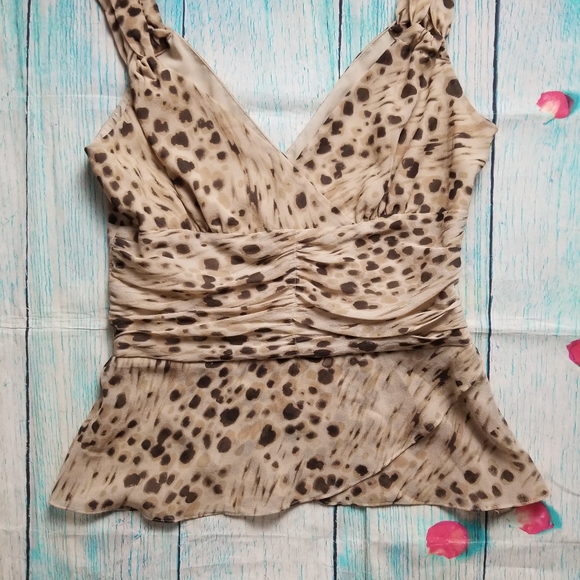 Banana Republic animal print sleeveless to… - Picture 3 of 4